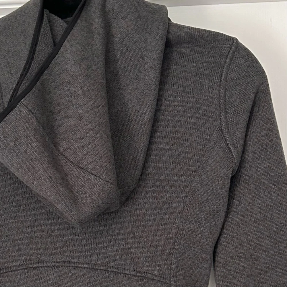 Lululemon Fleece & Thank You Pullover Heathered Black / Black‎ Size 2